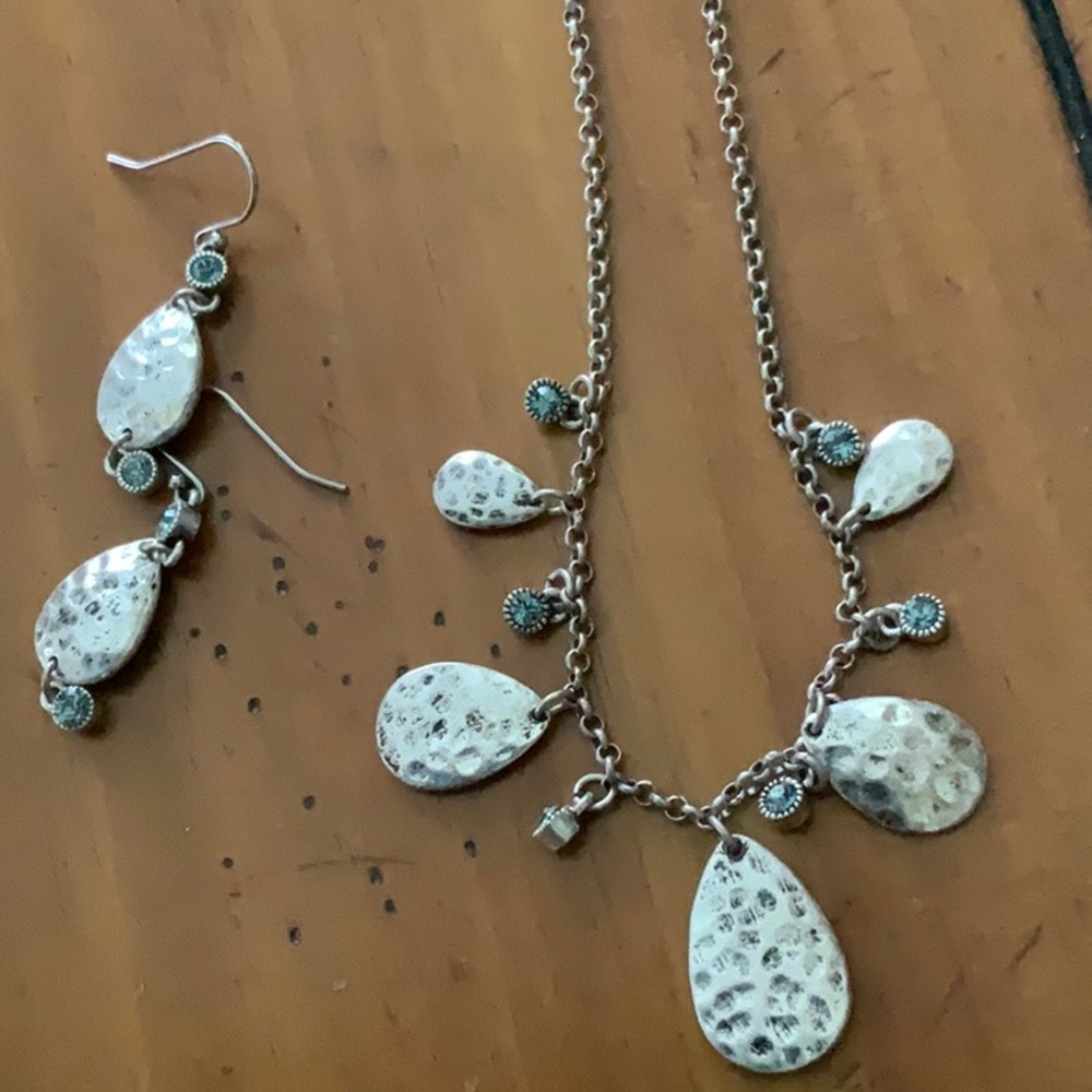 Lia Sophia necklace and earring set